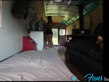 webcam couple busbuddies live cam image #2478916