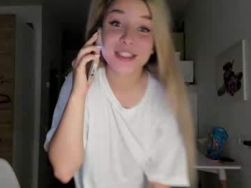 webcam girl sun_shine_baby live cam image #2458393
