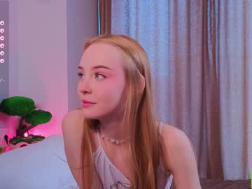 webcam girl lissa_meooow live cam image #6796657