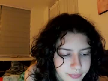 webcam girl frenchava live cam image #4387556