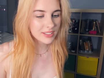 webcam girl slow_kiss live cam image #6314522