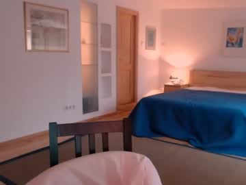 webcam girl bitter_moon live cam image #3693847