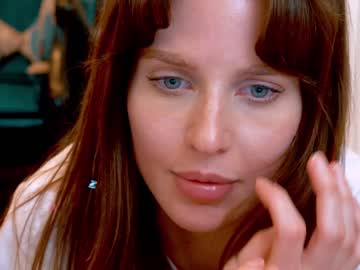 webcam girl ellaa91 live cam image #1500457