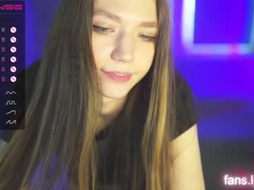 webcam girl angels_kiss live cam image #3228846
