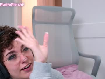 webcam girl evelynpiers live cam image #1885196