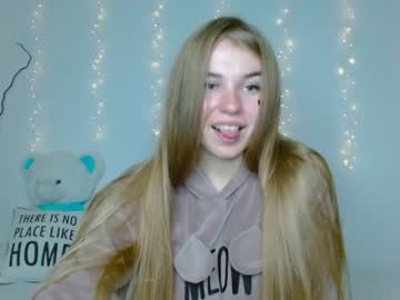 webcam girl little__cherrry live cam image #2524016