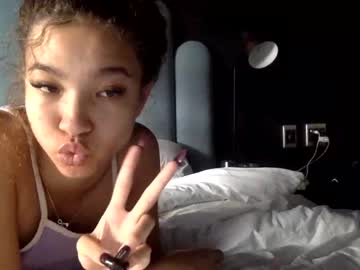 webcam girl nicole_redd live cam image #3287554