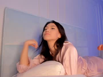 webcam girl aerri_lee live cam image #2729940