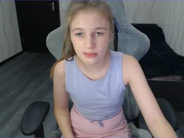 webcam girl kylie_mine live cam image #2842614