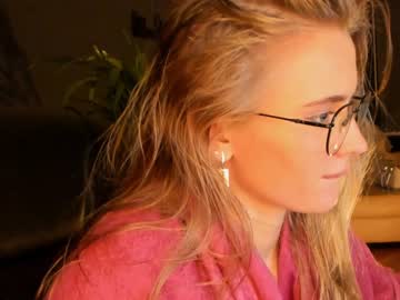 webcam girl linellali live cam image #2966027