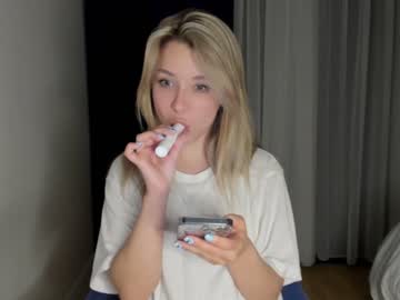 webcam girl sun_shine_baby live cam image #1739922