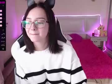 webcam girl queen_kitty1818 live cam image #3265903