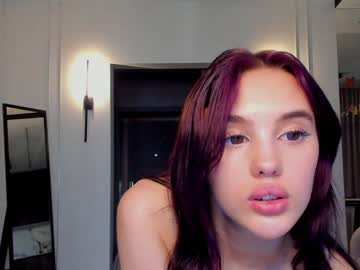 webcam girl angella_kleee live cam image #5720072