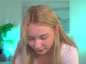 webcam girl tiny_flame live cam image #7008580