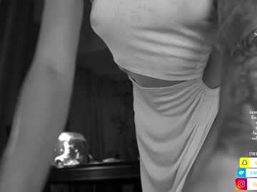 webcam girl kronniekray live cam image #3331792