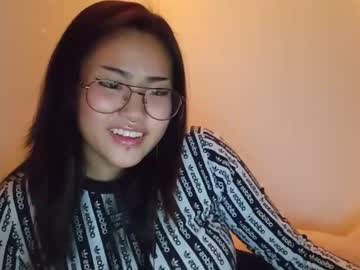 webcam girl lilmaiko live cam image #103677