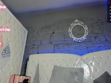 webcam girl royalsquirt_ live cam image #3730284