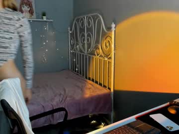 webcam girl linellali live cam image #2505675