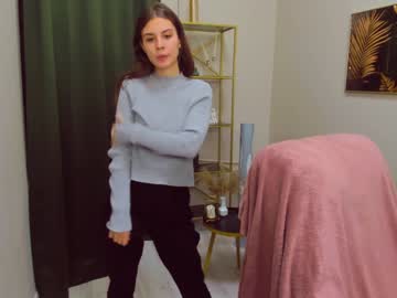 webcam girl aurora_bray live cam image #2807991