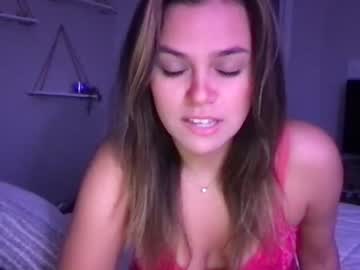 webcam girl shellylynn98 live cam image #2845827