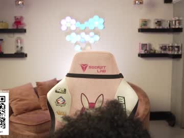 webcam girl amnie_ live cam image #3720845