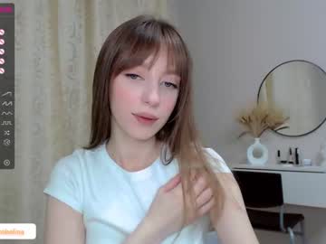 webcam girl shy_thumbelina live cam image #3117439