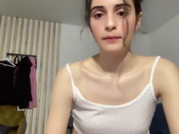 webcam girl crown_of_vice01 live cam image #3885427