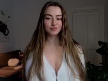 webcam girl strawberryjamx live cam image #5184104