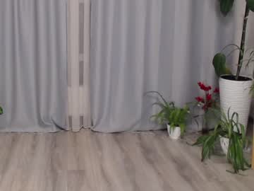 webcam girl poli_lind live cam image #4154256