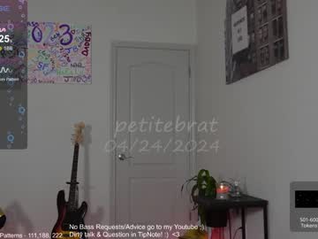 webcam girl petitebrat live cam image #6892240