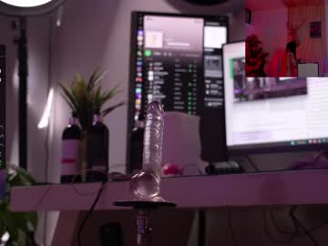 webcam girl lau__1 live cam image #6425617