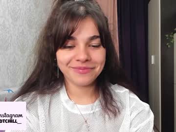 webcam girl hot_chill__ live cam image #2878927