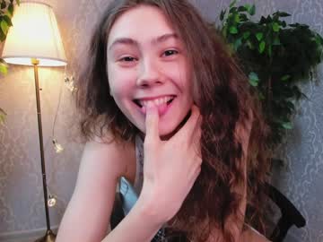 webcam girl little_mandy live cam image #2154683