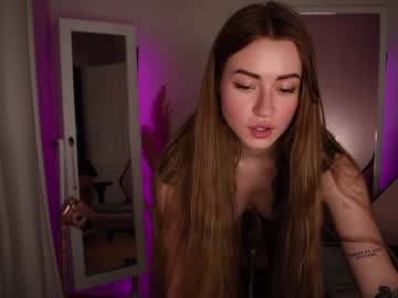 webcam girl strawberryjamx live cam image #4764413