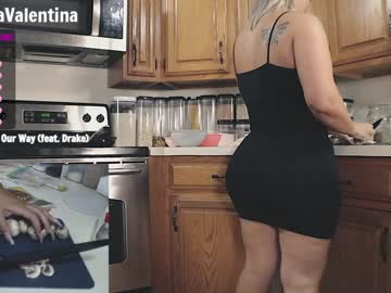 webcam girl milavalentinax live cam image #1497128