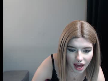 webcam girl kiki_mone live cam image #2899865