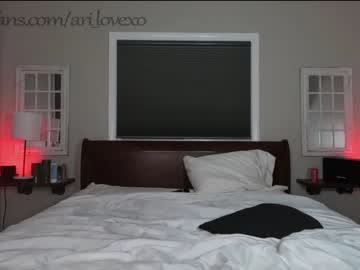 webcam couple ari_lovexo live cam image #3863792