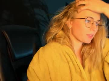 webcam girl linellali live cam image #3008385