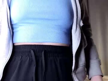 Cam for on_the_soft_pillow