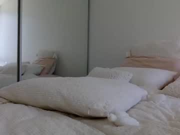 webcam girl alaiaxox live cam image #6048816