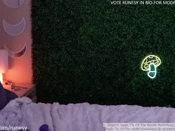 webcam girl runesy live cam image #2705322