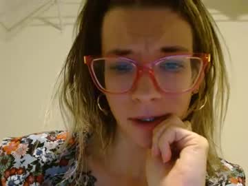 webcam girl naomi_reah live cam image #5721667