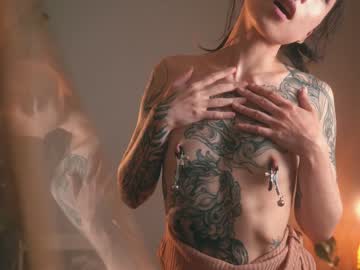 webcam girl ambientink live cam image #2567590