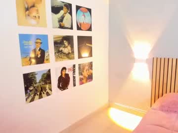 webcam girl little_effy18 live cam image #5048612