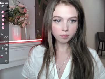 webcam girl small_blondee live cam image #2829242