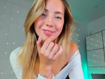 webcam girl emmi_rosee live cam image #5382165