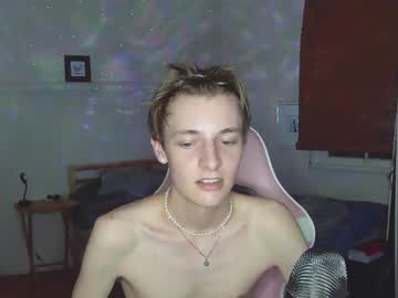 webcam man stoopidtwink live cam image #1089972