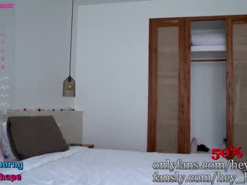 webcam girl heyhorny_cb live cam image #3506829