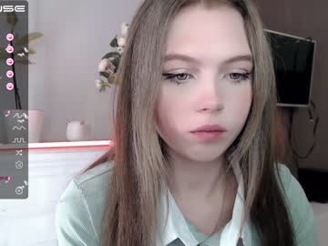 webcam girl small_blondee live cam image #2834276