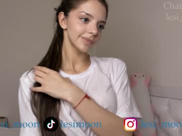 webcam girl lesi_moon live cam image #6015116